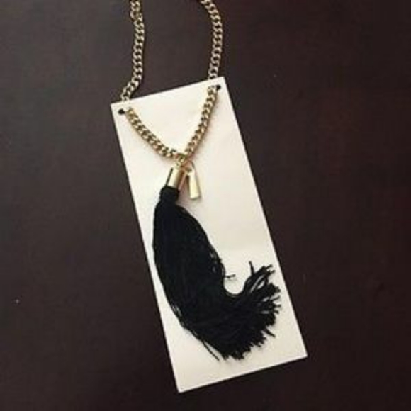 Marc Jacobs Decadence Gold Tone Chain Black Tassel Necklace - Picture 3 of 11